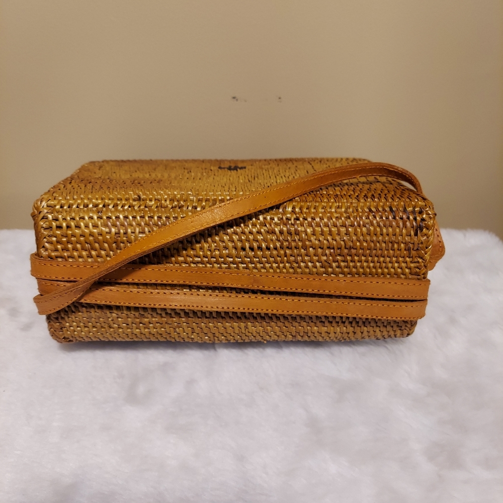 Hand woven bamboo Purse. - Picture 2 of 5